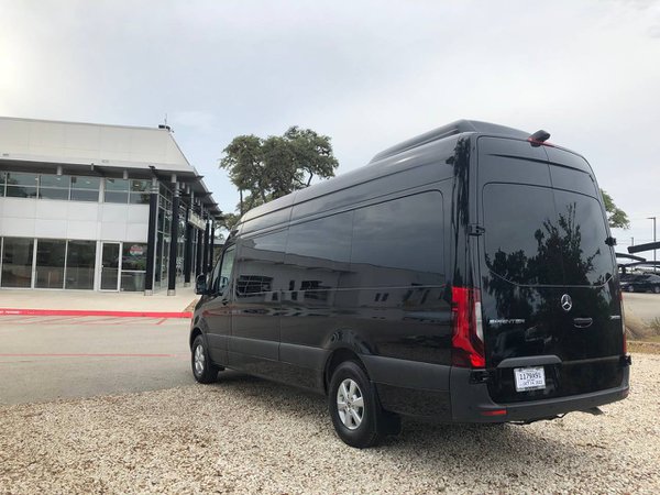 Omni Barton Creek Resort & Spa, Lake Travis Limo group transportation 