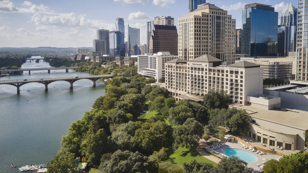 Austin-four-seasons-hotel-lake-travis-limo-to-from-Austin-Airport