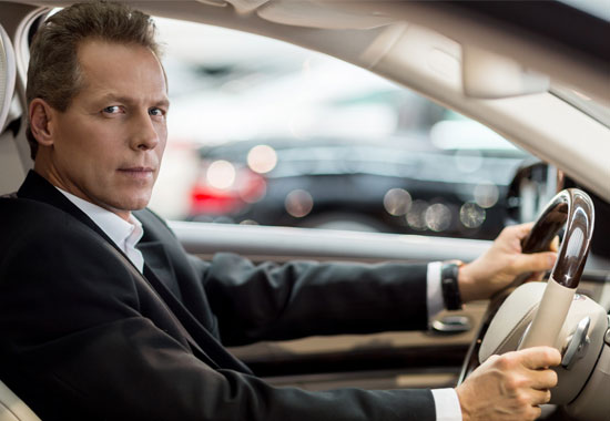 Business and corporate airport transfer and limo and black car service